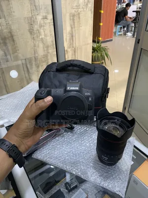 New Canon Eos R
With Rf 24-105mm Red Ring Lens