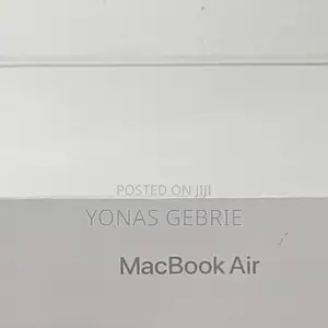 Photo - New Laptop Apple MacBook Air 2022 M2 16GB Apple M2 SSD 256GB