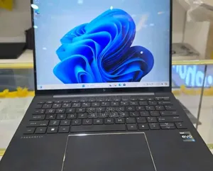 New Laptop HP Dragonfly Folio 16GB Intel Core I7 SSD 512GB