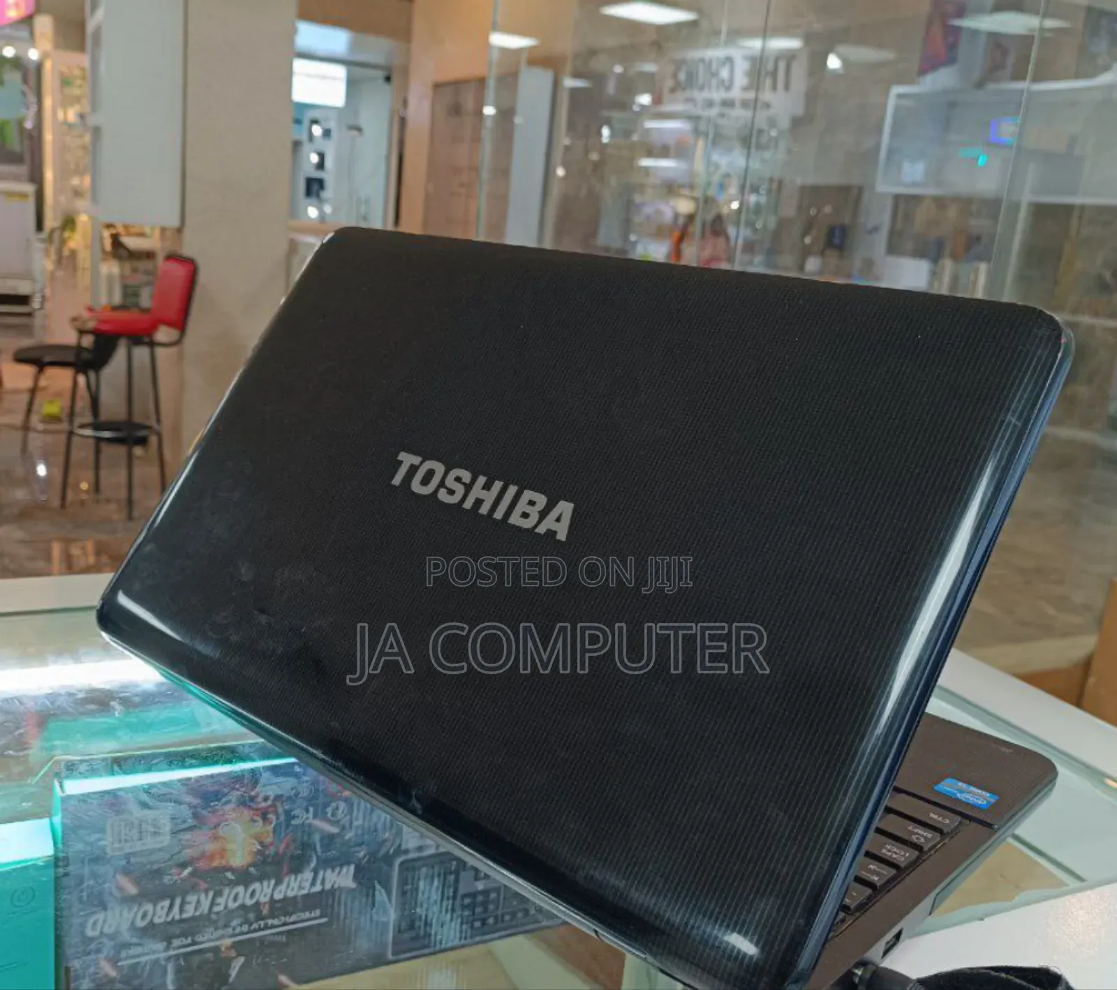 New Laptop Toshiba Satellite C665 4GB Intel Core I3 HDD 500GB