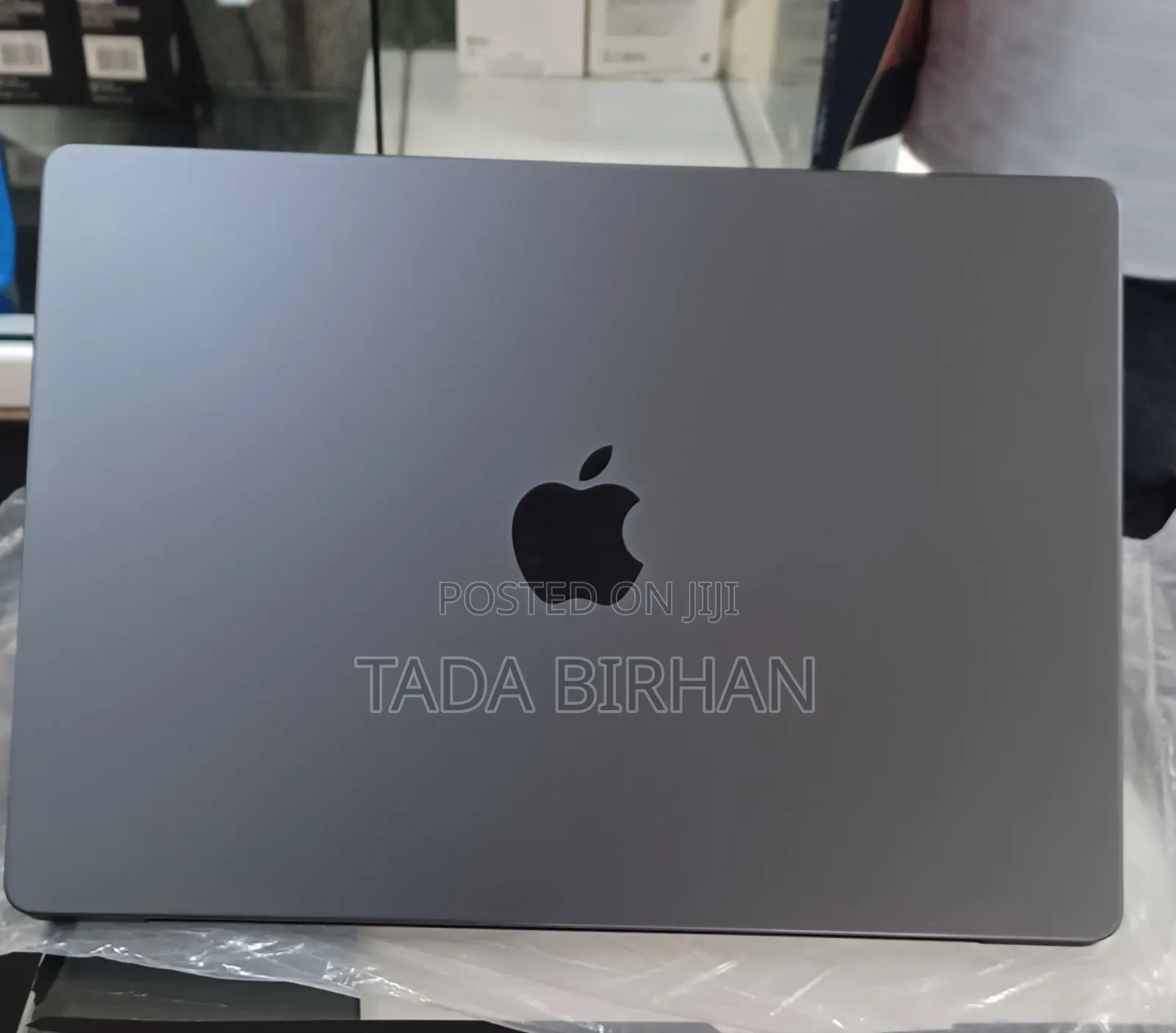 New Laptop Apple MacBook Pro 2023 M3 14-Inch 18GB Apple M3 SSD 512GB