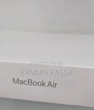 New Laptop Apple MacBook Air 2022 M2 16GB Apple M2 SSD 256GB