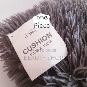 Primark Fluffy Cushion, የሶፋ ትራስ