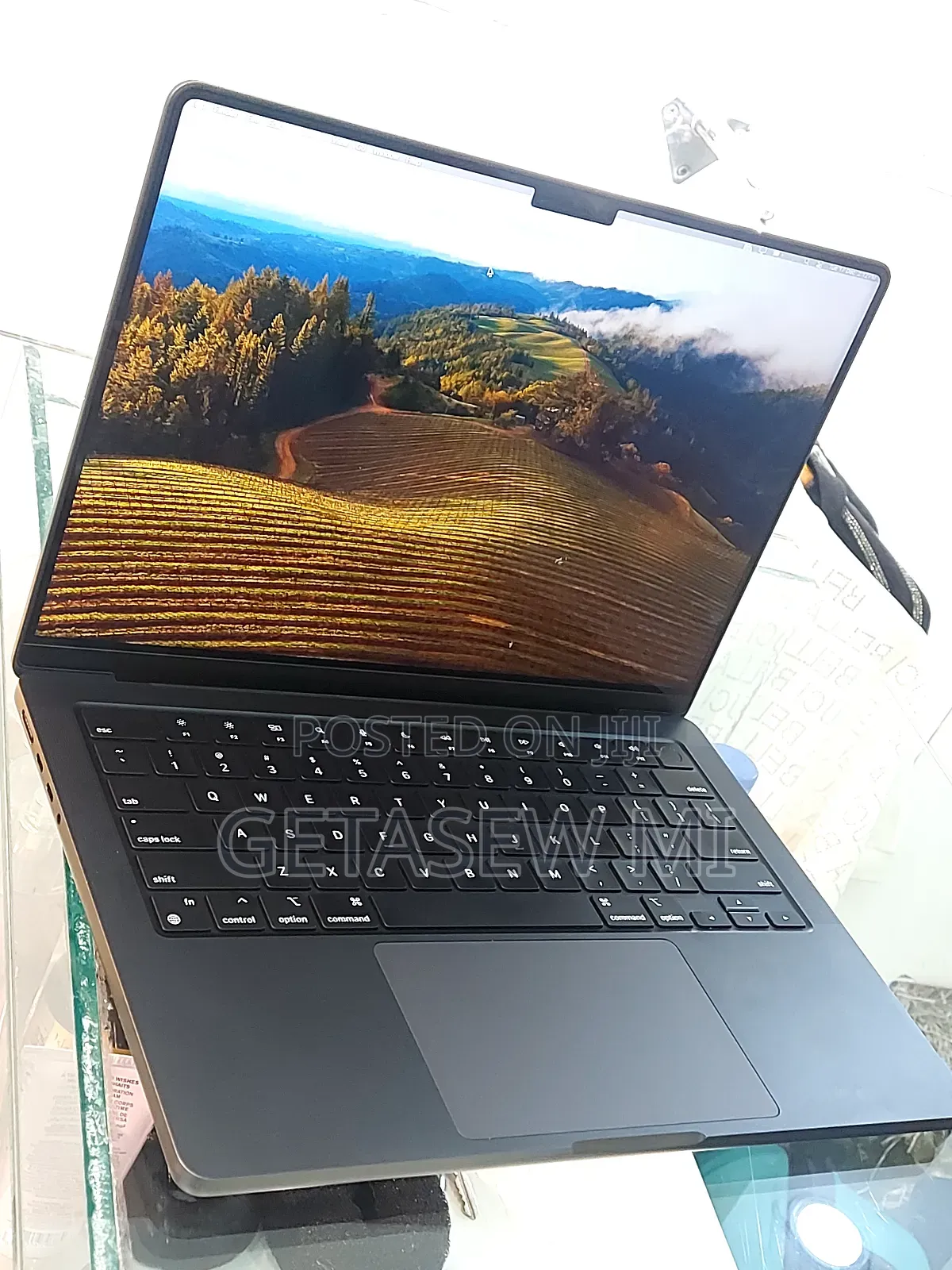 New Apple MacBook Pro 2023 M3 14-Inch 18GB Apple M3 Pro SSD 512GB