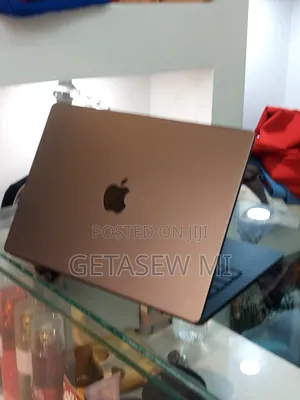 New Apple MacBook Pro 2023 M3 14-Inch 18GB Apple M3 Pro SSD 512GB