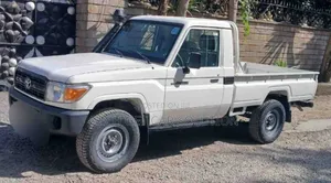 Toyota Land Cruiser 2018 White