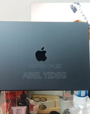 New Laptop Apple MacBook Pro 2023 M3 14-Inch 18GB Apple M3 SSD 512GB