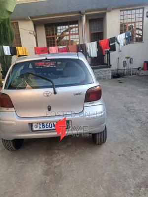 Toyota Vitz 2004 Silver