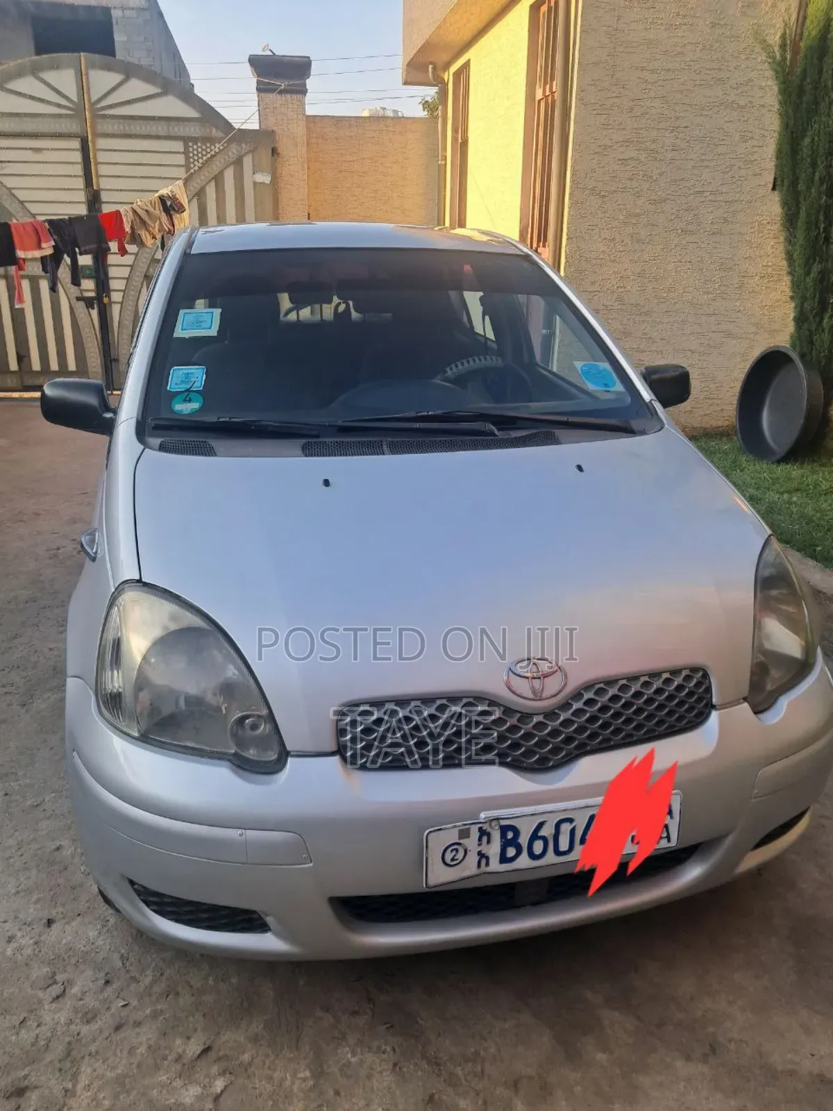 Toyota Vitz 2004 Silver