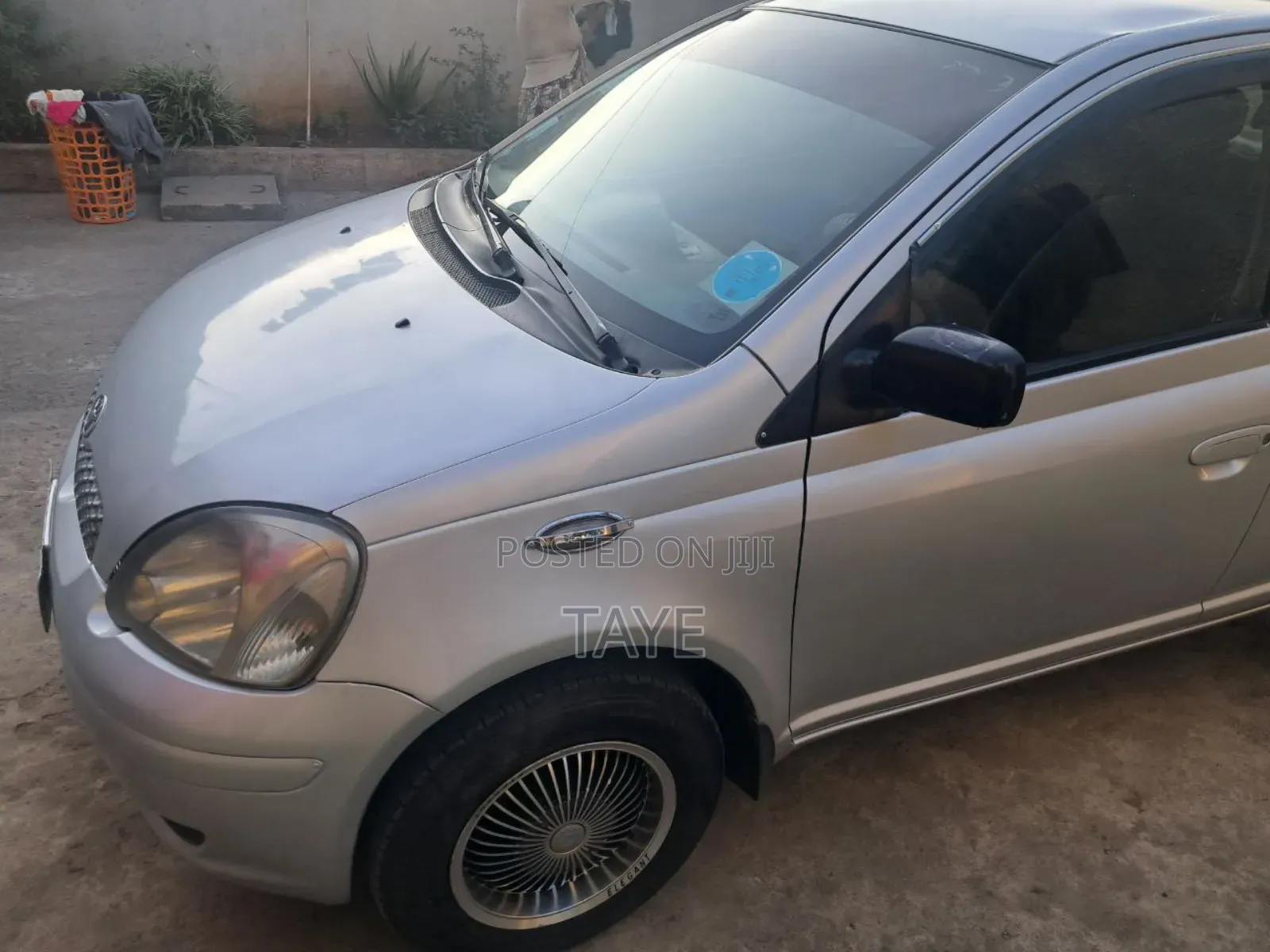 Toyota Vitz 2004 Silver