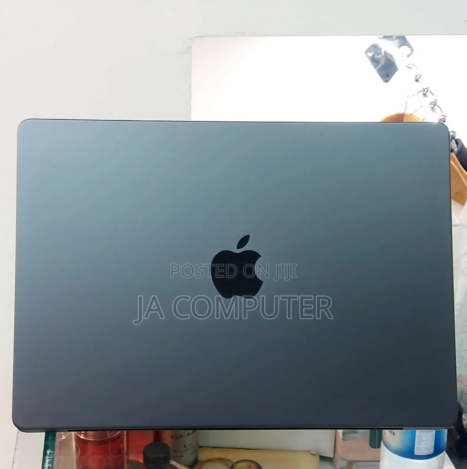 New Apple MacBook Pro 2023 M3 14-Inch 18GB Apple M3 Pro SSD 512GB