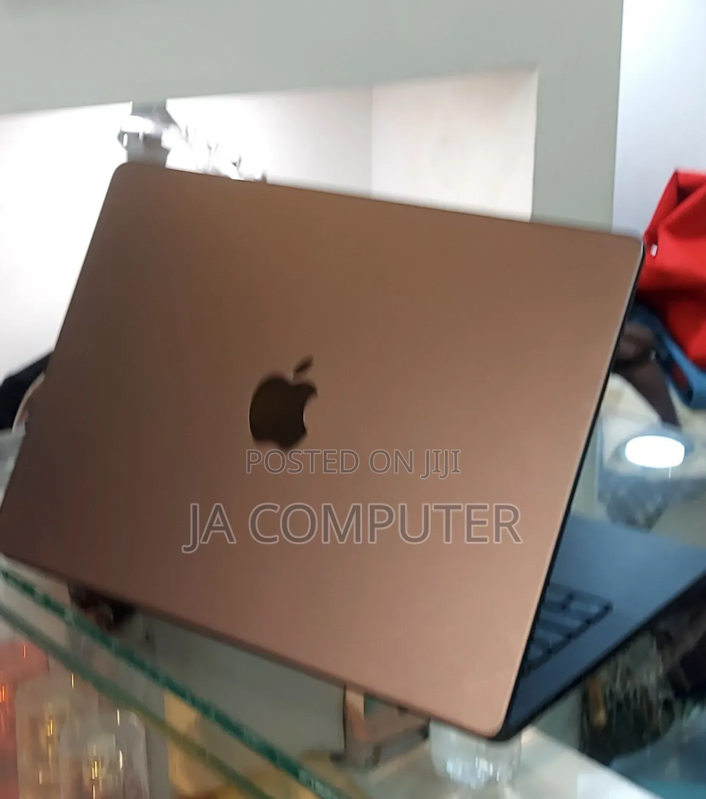 New Apple MacBook Pro 2023 M3 14-Inch 18GB Apple M3 Pro SSD 512GB