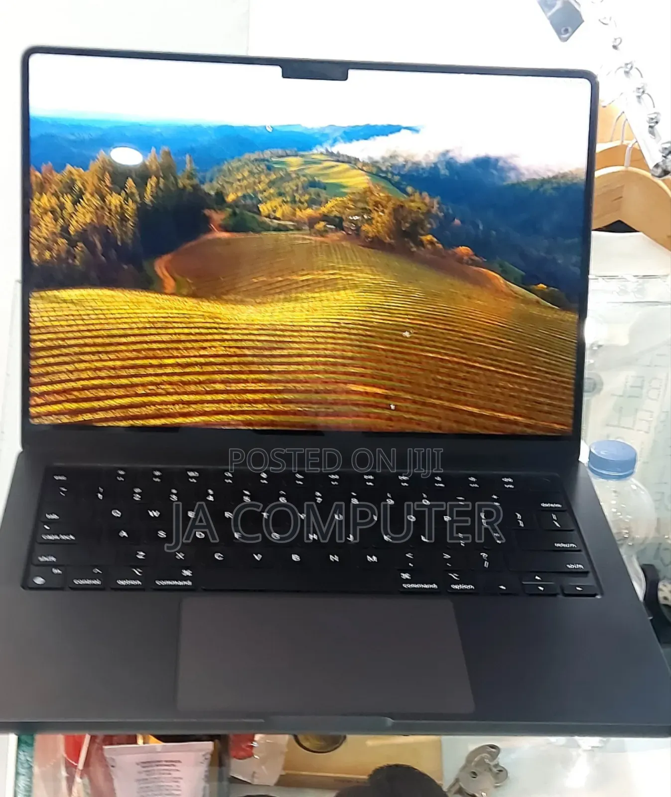 New Apple MacBook Pro 2023 M3 14-Inch 18GB Apple M3 Pro SSD 512GB