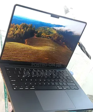 New Apple MacBook Pro 2023 M3 14-Inch 18GB Apple M3 Pro SSD 512GB