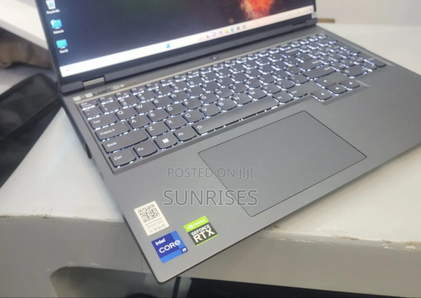 New Laptop Lenovo IdeaPad Y400 16GB Intel Core I9 SSD 1T