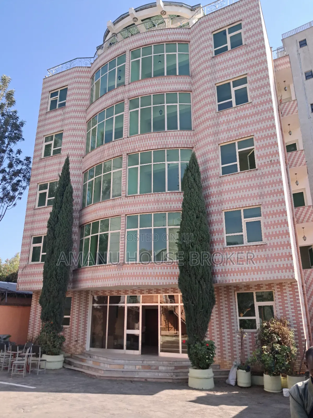 Urgent Rent Building for Office, Residential