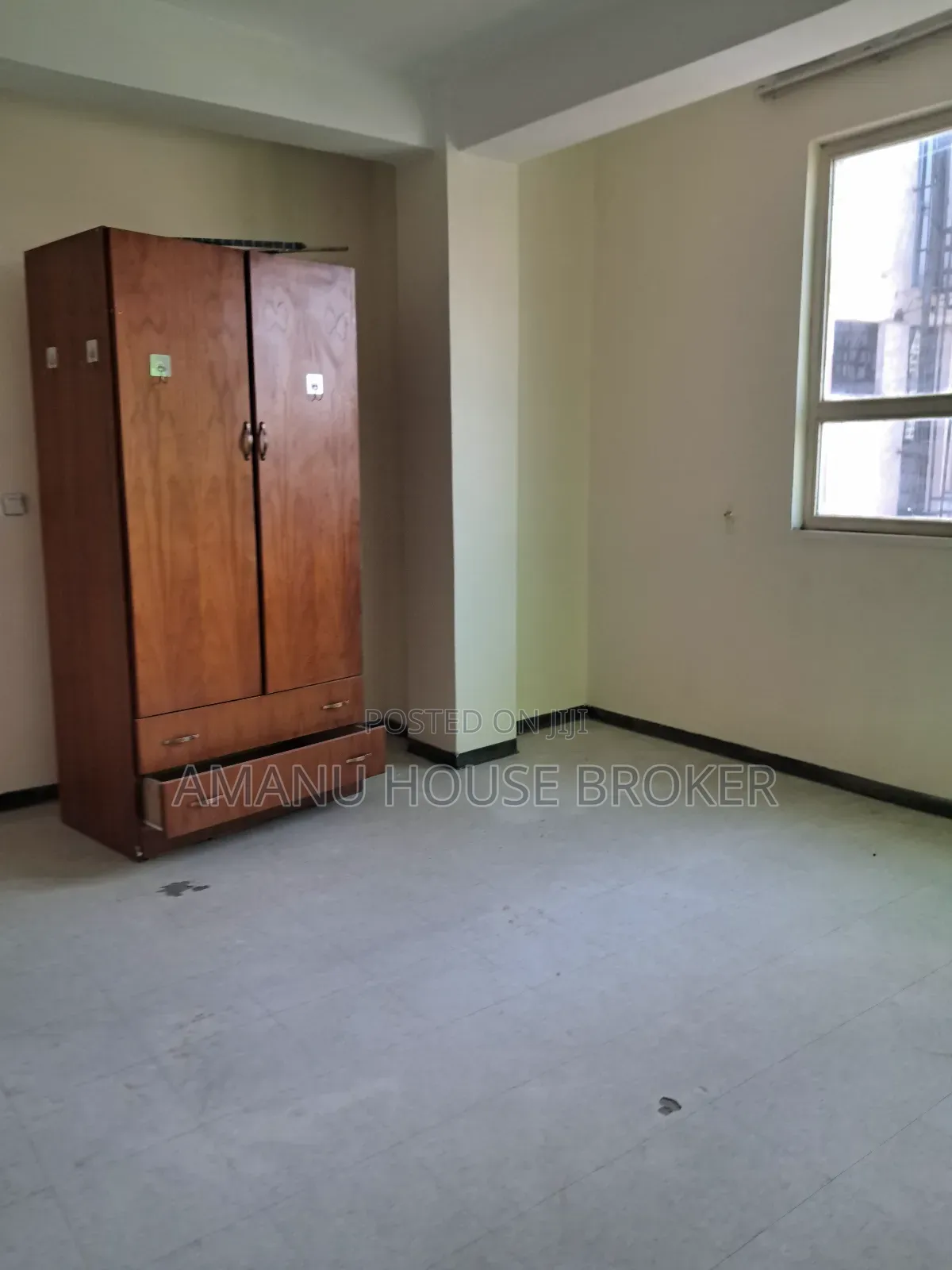 Urgent Rent Building for Office, Residential