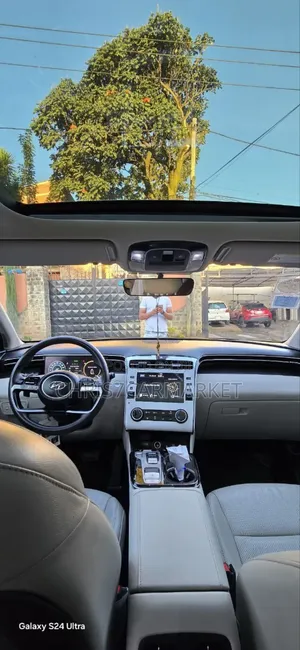 Hyundai Tucson Limited 2023 Gray