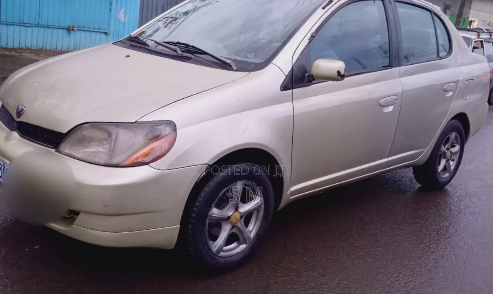 Toyota Platz 2001 Gold