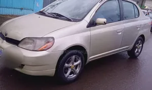 Toyota Platz 2001 Gold