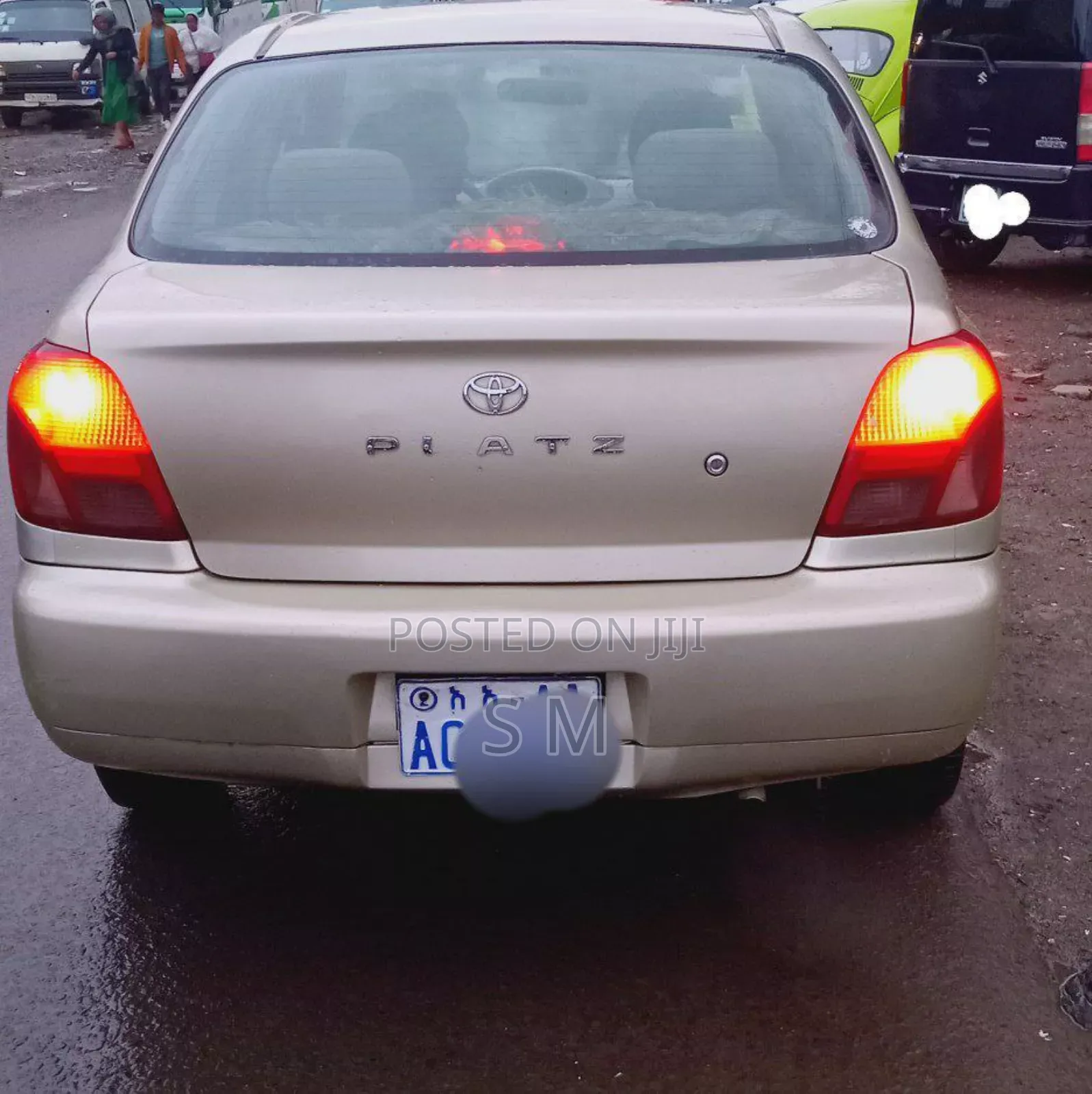 Toyota Platz 2001 Gold