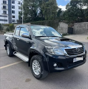 Toyota Hilux 2014 Black