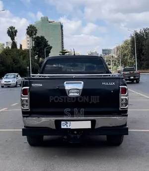 Toyota Hilux 2014 Black