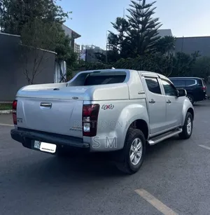 Isuzu D-MAX 2021 Silver