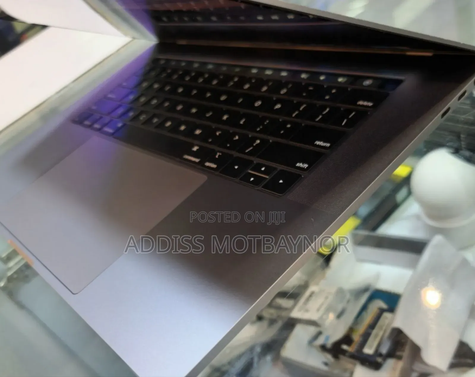 New Laptop Apple MacBook Pro 2017 16GB Intel Core I7 SSD 512GB