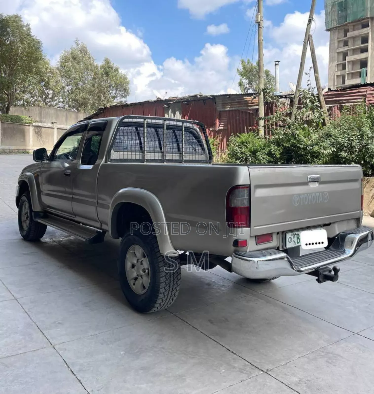 Toyota Hilux 2004 Gold