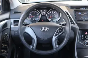 Hyundai Avante 2016 Red