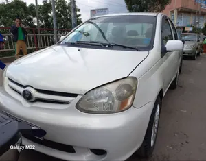 Photo - Toyota Platz 2005 White
