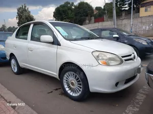 Toyota Platz 2005 White