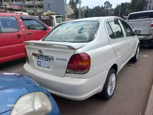 Toyota Platz 2005 White