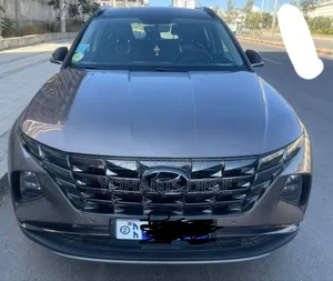 Photo - Hyundai Tucson Limited 2023 Gray