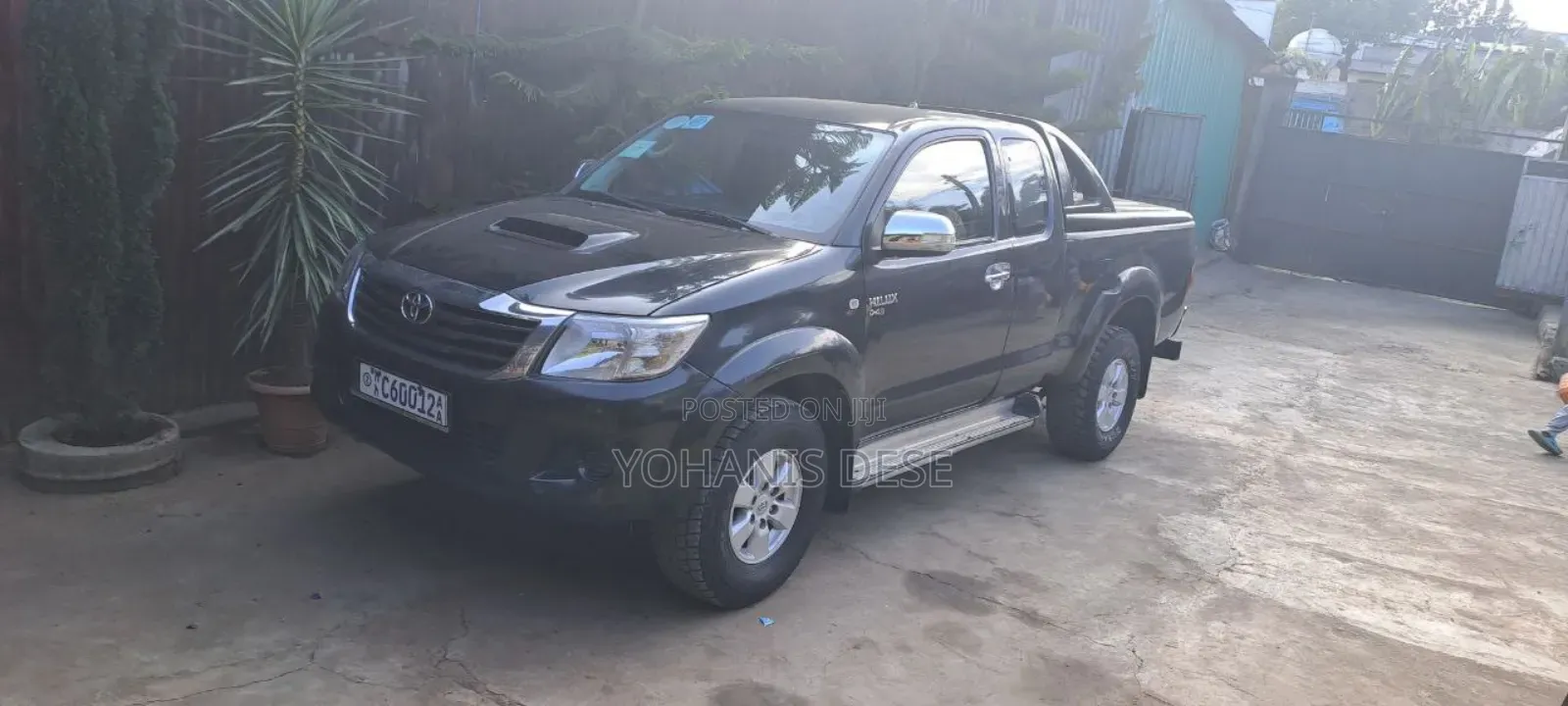 Toyota Hilux 2012 Blue