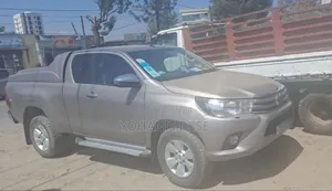 Toyota Hilux 2019 Gray