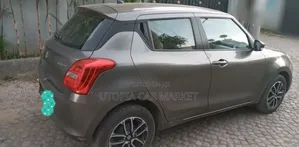 Suzuki Swift 2022 Gray