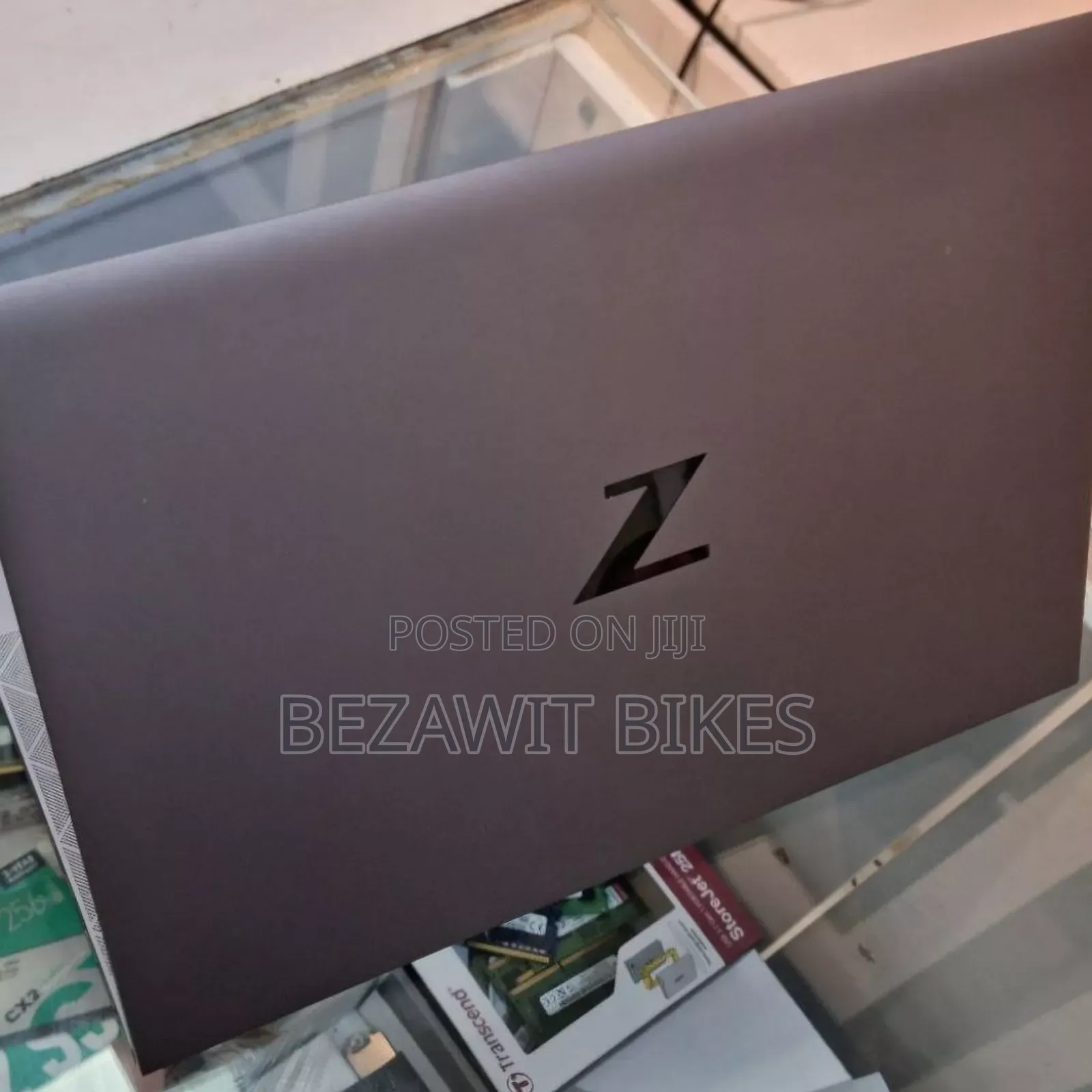 New Laptop HP ZBook Firefly G8 16GB Intel Core I7 SSD 512GB