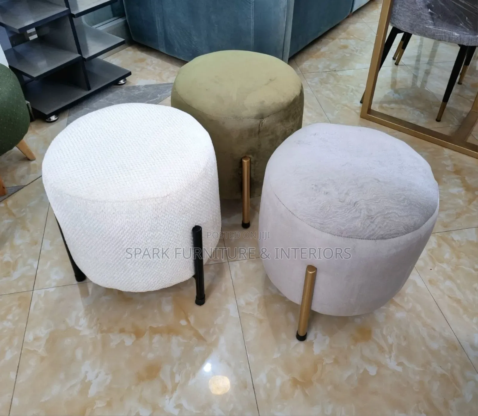 Round Ottoman (Kuresi)