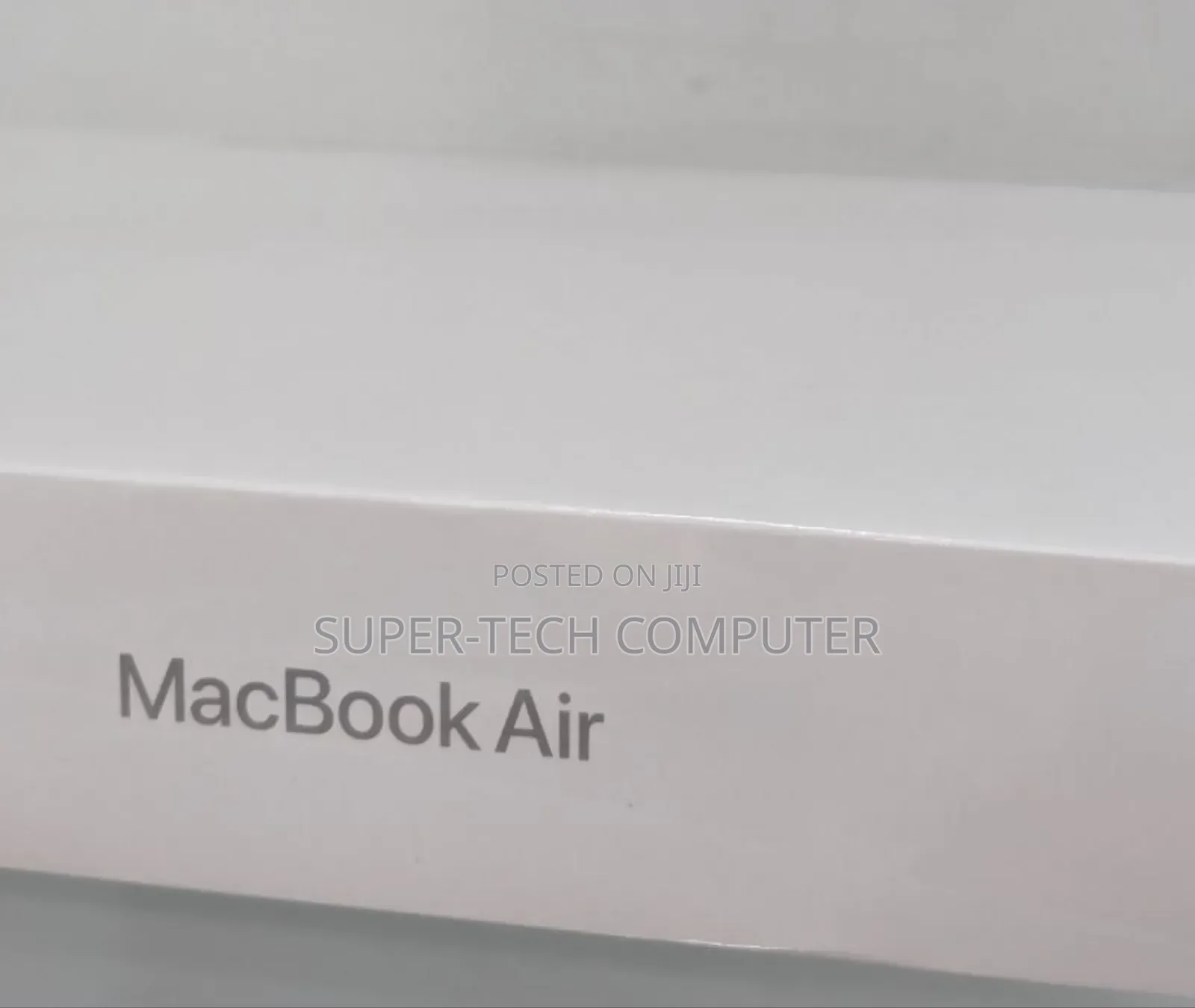 New Laptop Apple MacBook Air 2022 M2 16GB Apple M2 SSD 256GB