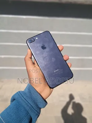 Photo - Apple iPhone 7 Plus 128 GB Black