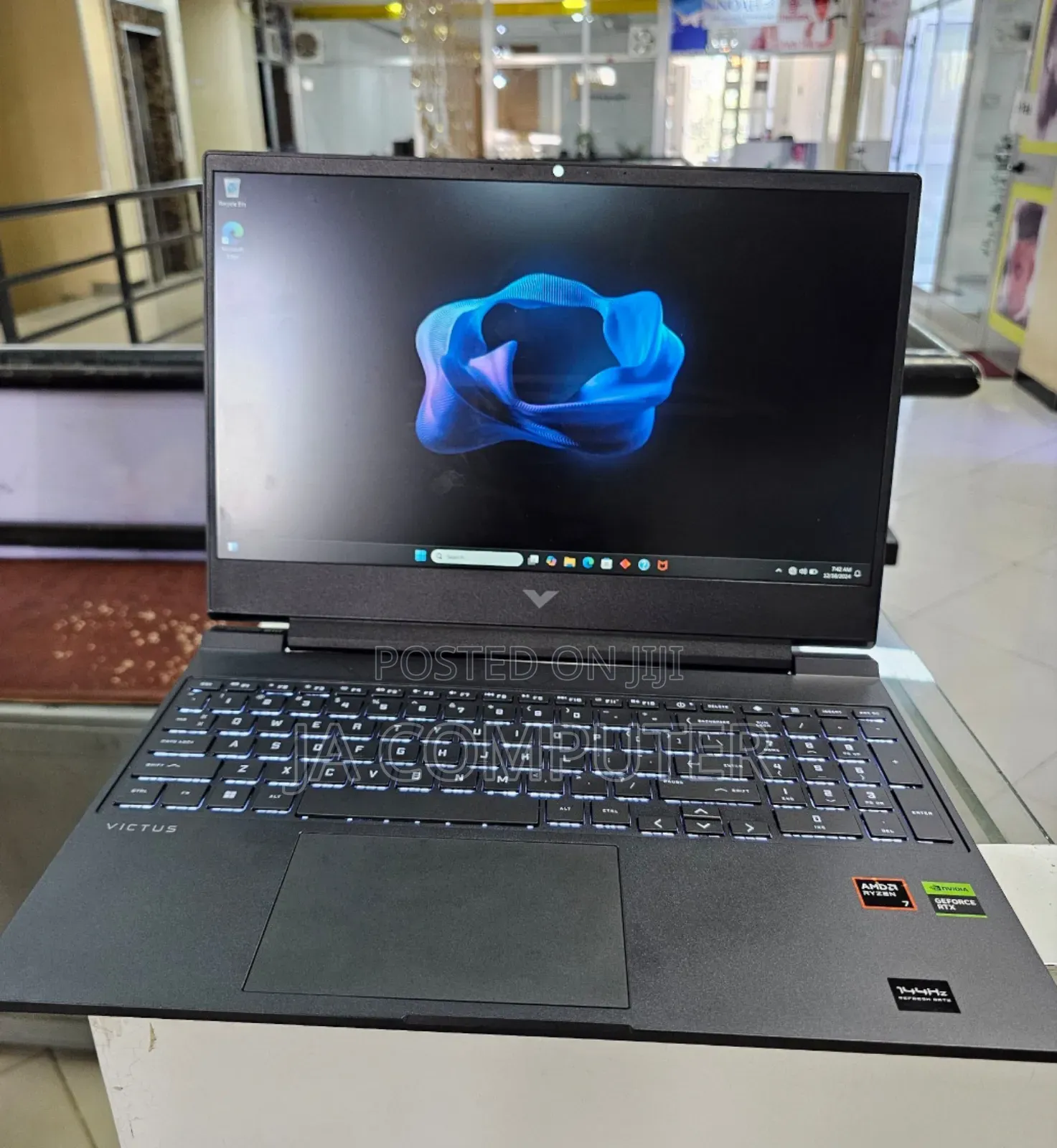 New Laptop HP Victus 16 16GB AMD Ryzen 7 SSD 1T