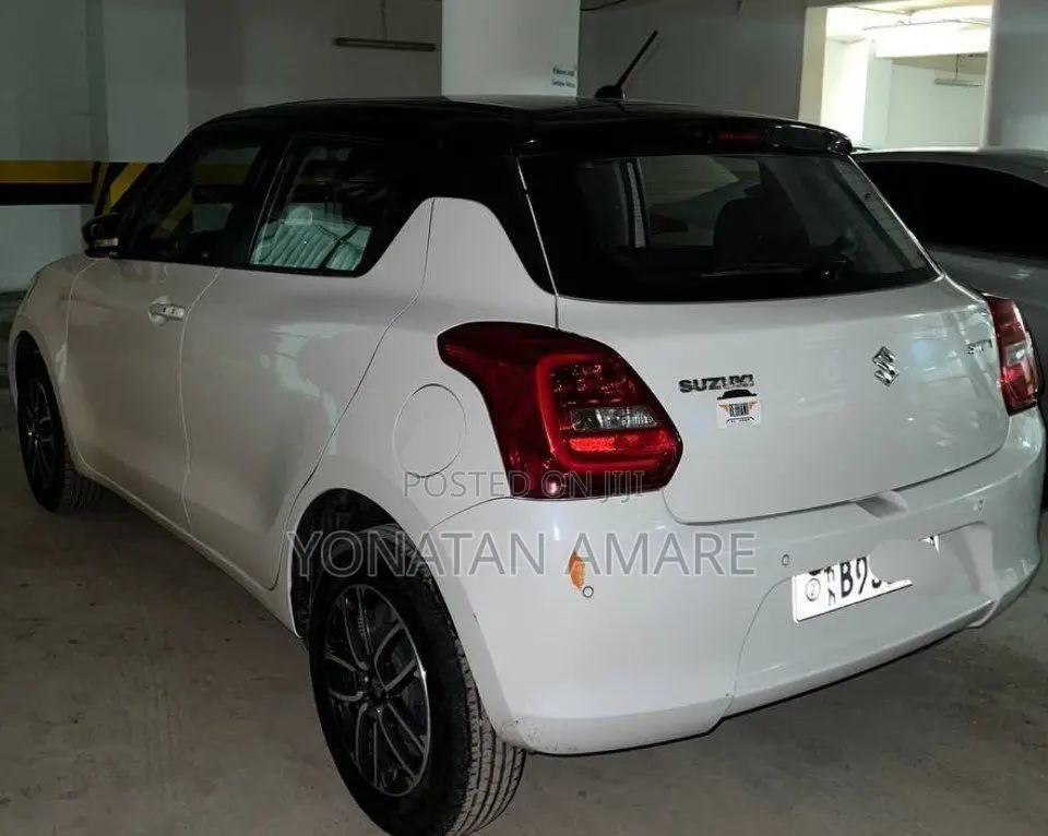 Suzuki Swift 2021 White