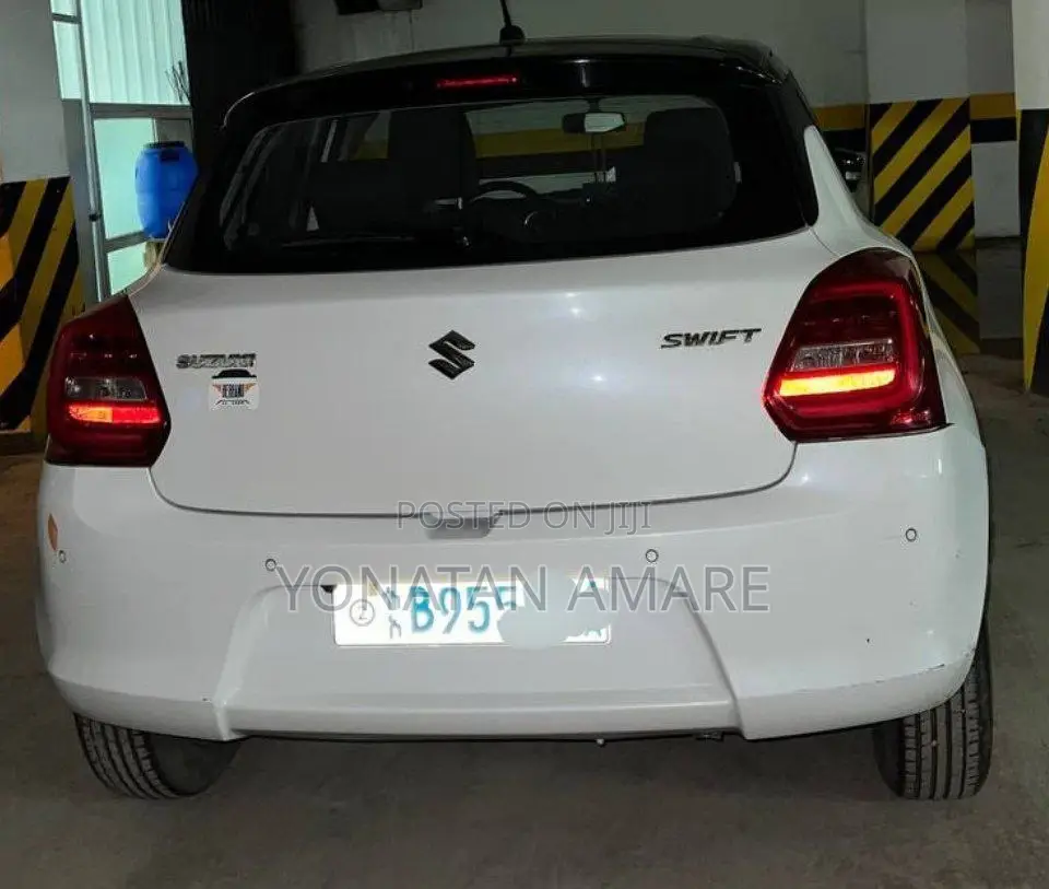 Suzuki Swift 2021 White