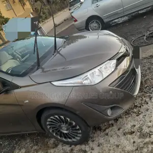 Toyota Yaris 2020 Gray