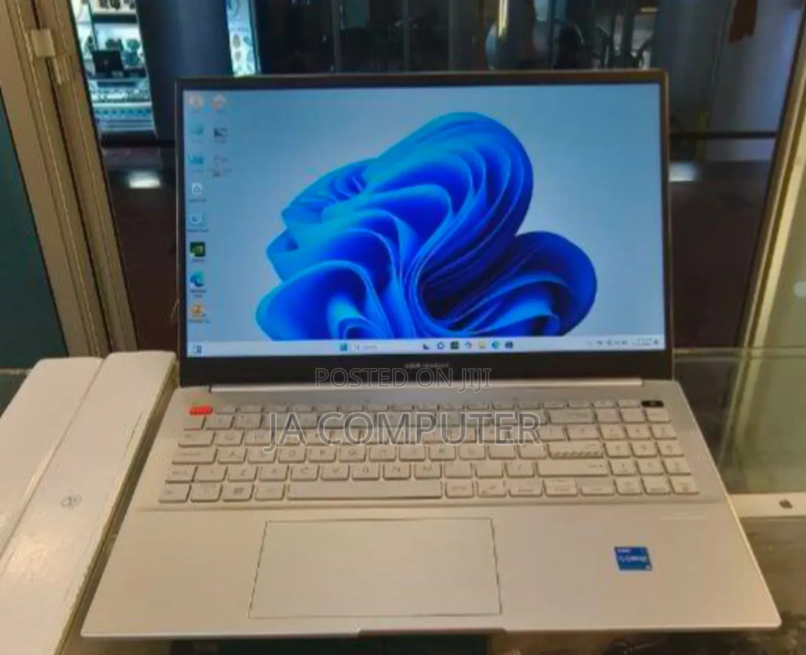 New Laptop Asus VivoBook 15 X505BA 16GB Intel Core I5 SSD 512GB