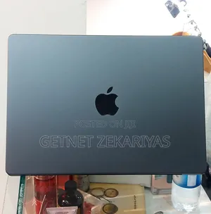 New Apple MacBook Pro 2023 M3 14-Inch 18GB Apple M3 Pro SSD 512GB