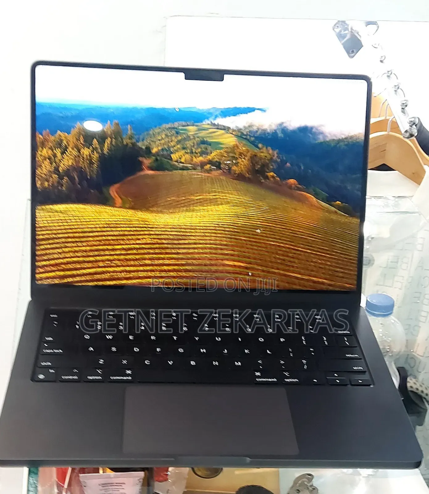 New Apple MacBook Pro 2023 M3 14-Inch 18GB Apple M3 Pro SSD 512GB