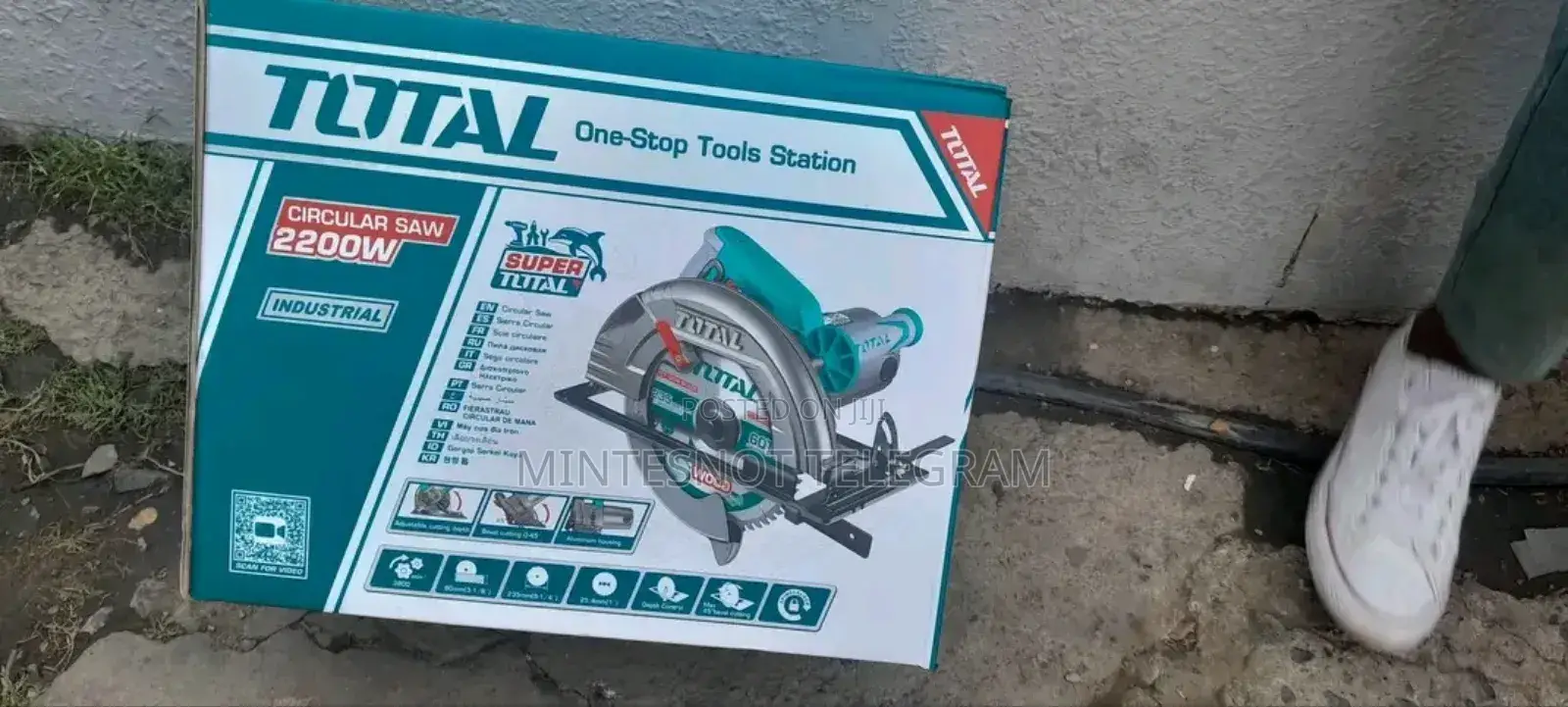Total Circular Saw 2200W